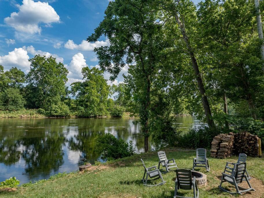 Riverside Oasis With Stunning Views, Cozy Firepit! ลูเรย์ ภายนอก รูปภาพ